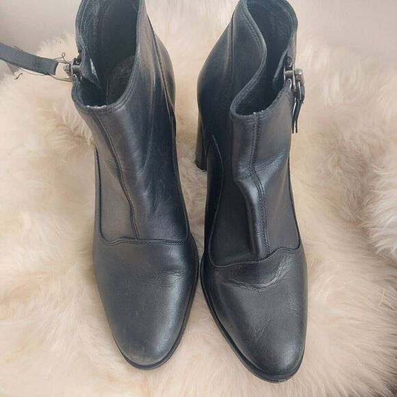 UGG Delores Stacked 3.5" Heel Ankle Boots - Black Size 9 Classic - Picture 4 of 13